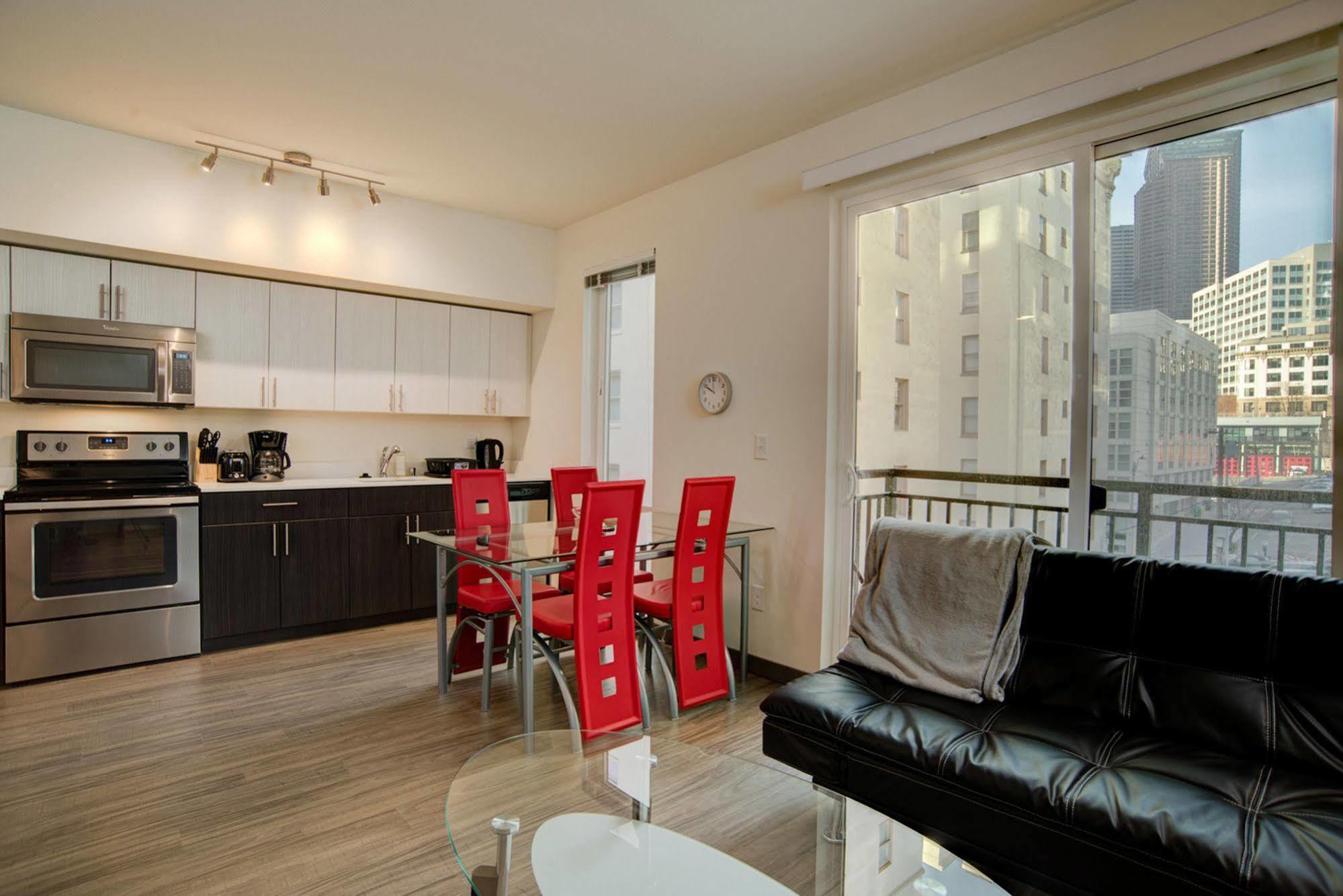 Pelicanstay In Pioneer Square Seattle Bagian luar foto